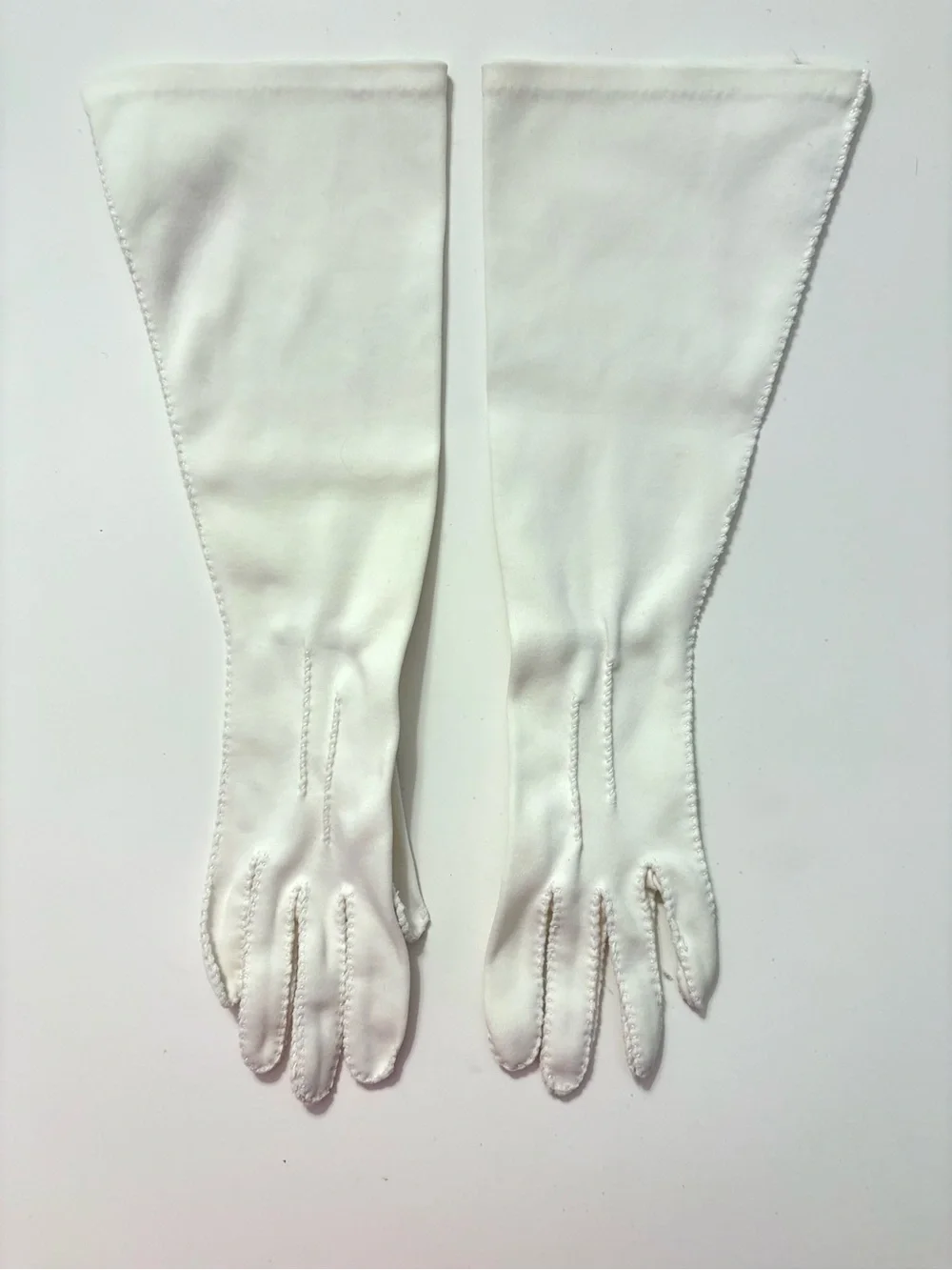 WEAR RIGHT Vintage Off-white Mid-length Starch Gloves 1950s